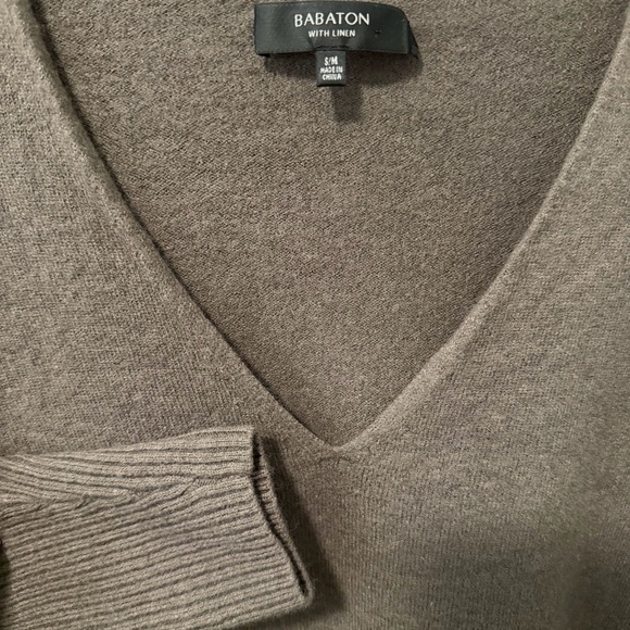 Babaton Wool Linen Blend V-Neck Sweater Size S / M Brown Aritzia Minimalist - Picture 6 of 10